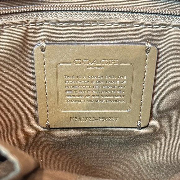 Signature Coach Crossbody Messesger Bag - Picture 3 of 5